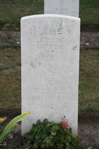 Les Baraques Military Cemetery Sangatte - Shu Wen Ai, 